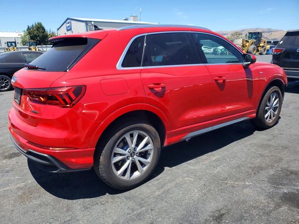 2024 AUDI Q3 S Line quattro Premium
