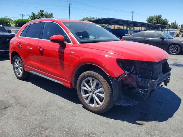 2024 AUDI Q3 S Line quattro Premium