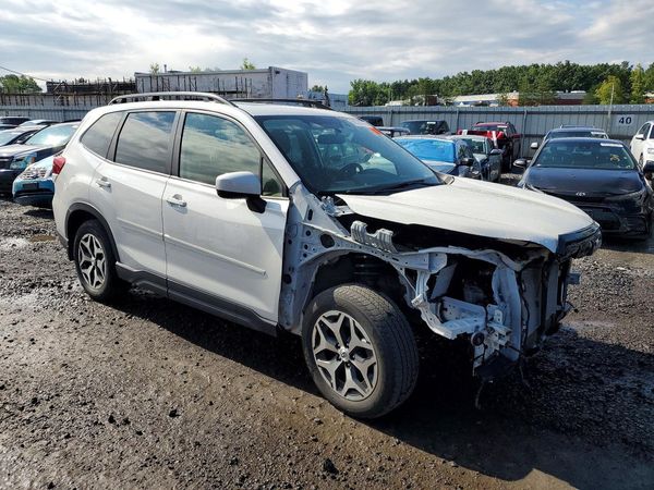 2023 SUBARU FORESTER
