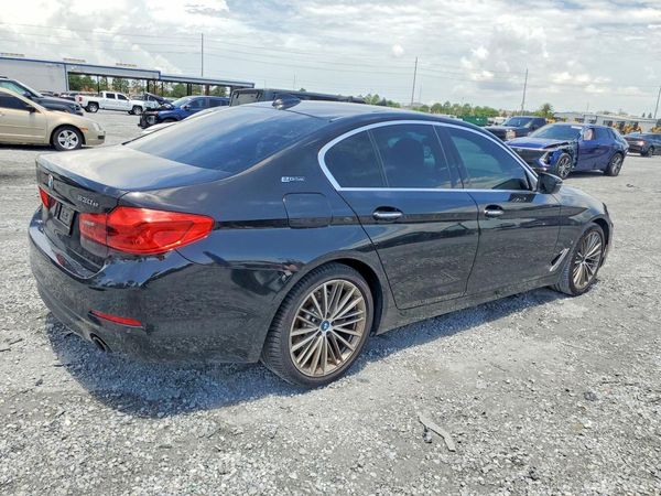 2018 BMW 530E