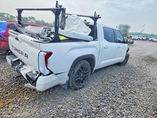 2026 TOYOTA TUNDRA