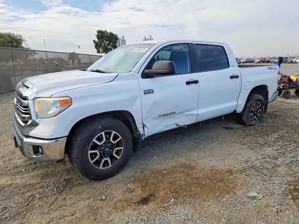 2017 TOYOTA TUNDRA