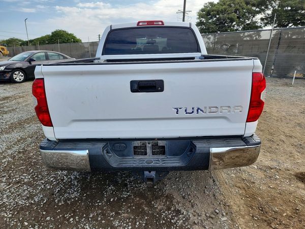 2017 TOYOTA TUNDRA