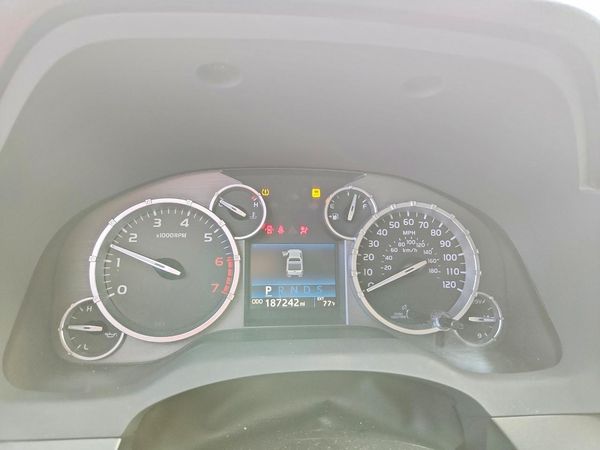 2017 TOYOTA TUNDRA