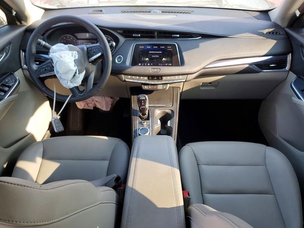 2023 CADILLAC XT4 Luxury