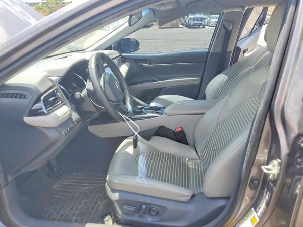 2020 TOYOTA CAMRY SE Hybrid — DENT