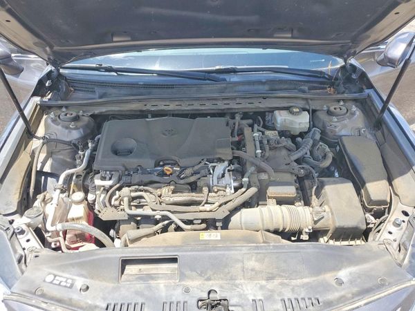 2020 TOYOTA CAMRY SE Hybrid — Engine bay