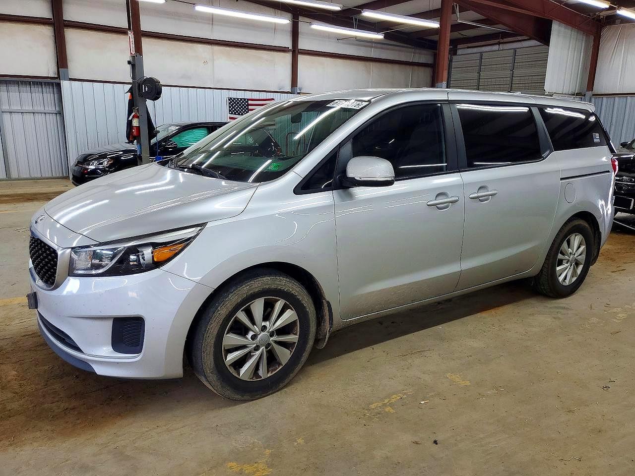 2016 KIA SEDONA L - Low level