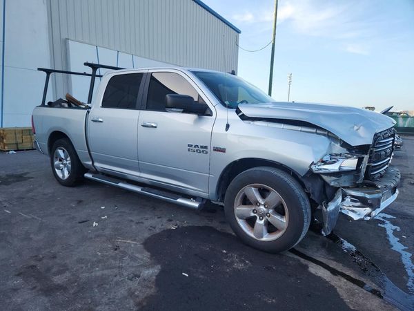 2017 RAM 1500 SLT