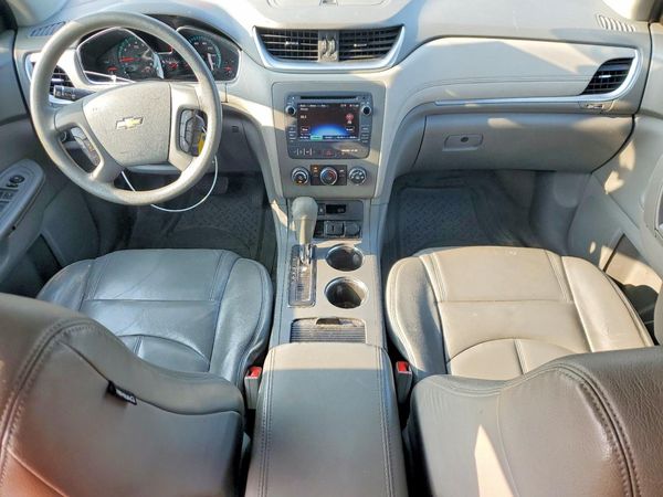 2015 CHEVROLET TRAVERSE LS