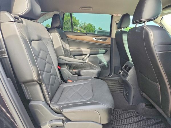 2024 VOLKSWAGEN ATLAS SE w/ Technology