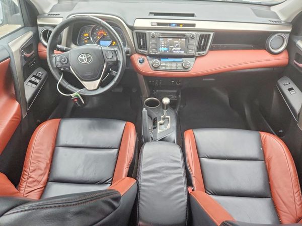 2015 TOYOTA RAV4