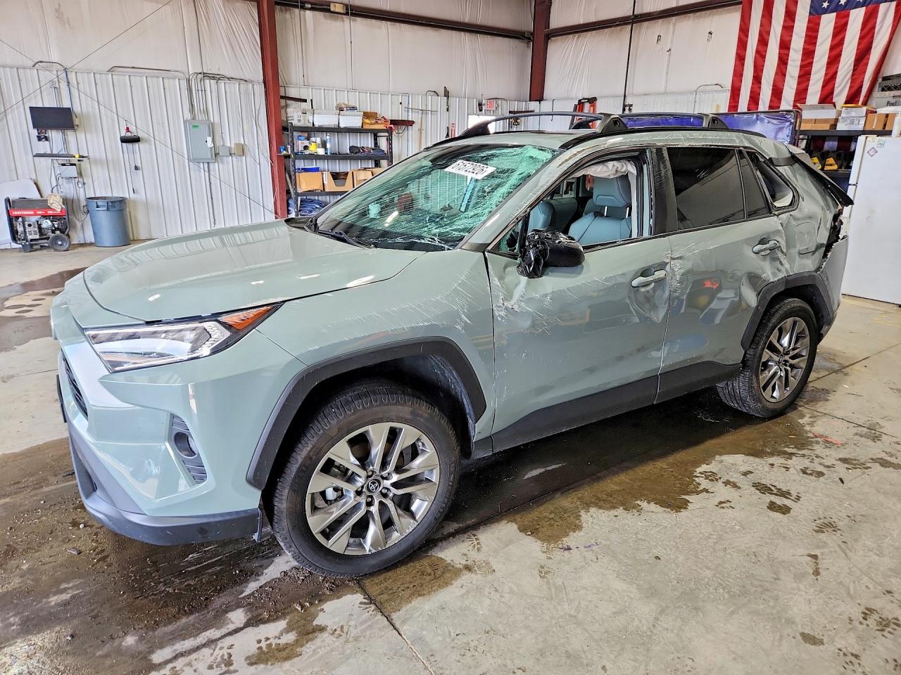 2019 TOYOTA RAV4 XLE Premium