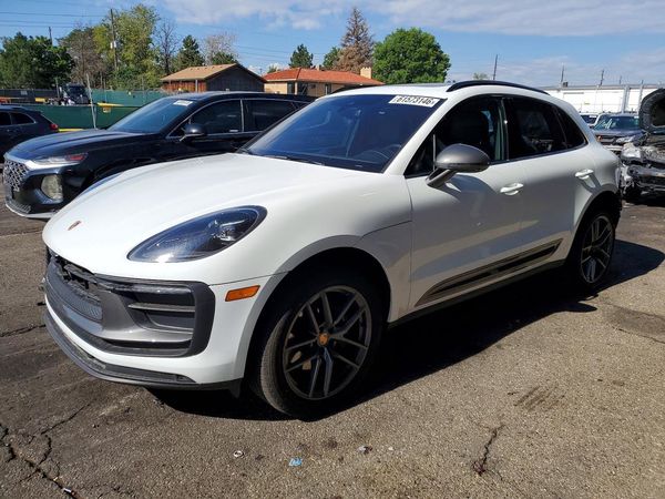 2024 PORSCHE MACAN
