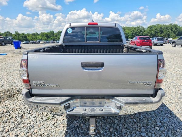 2015 TOYOTA TACOMA Delux Grade