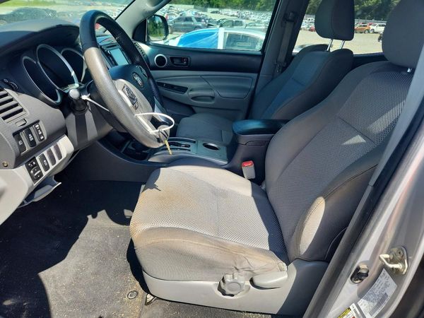 2015 TOYOTA TACOMA Delux Grade