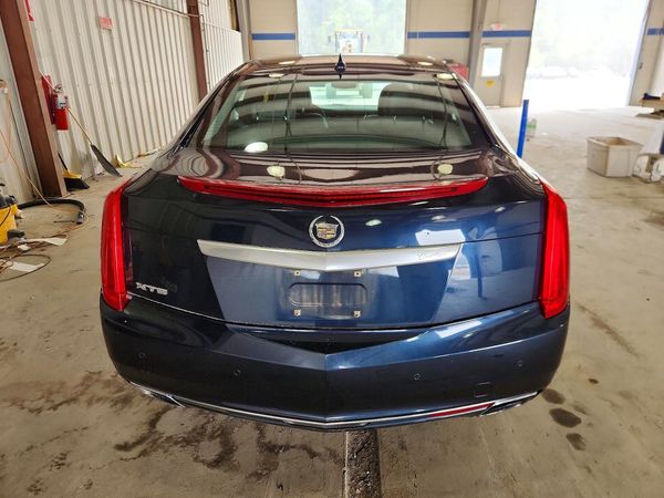 2013 CADILLAC XTS Luxury