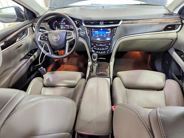 2013 CADILLAC XTS Luxury