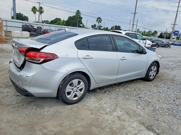 2017 KIA FORTE LX Base