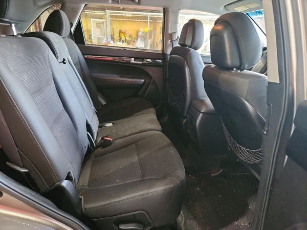 2015 KIA SORENTO GL