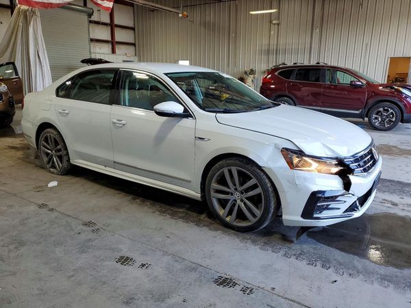 2018 VOLKSWAGEN PASSAT