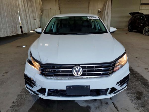2018 VOLKSWAGEN PASSAT