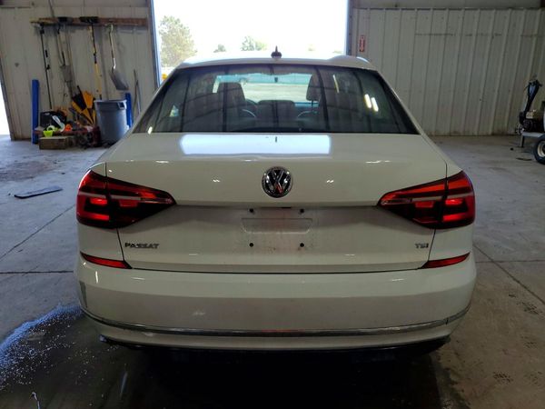 2018 VOLKSWAGEN PASSAT