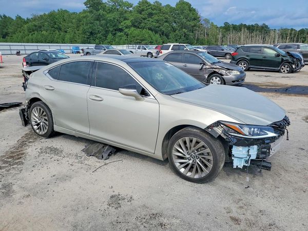 2019 LEXUS ES