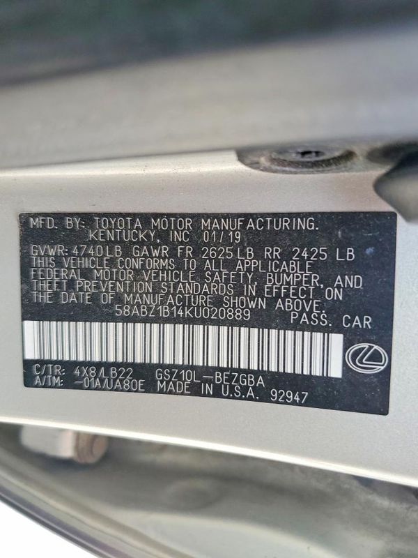 2019 LEXUS ES