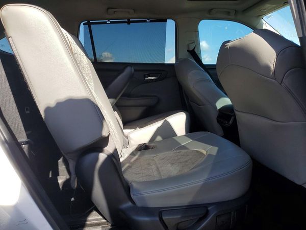 2023 TOYOTA HIGHLANDER
