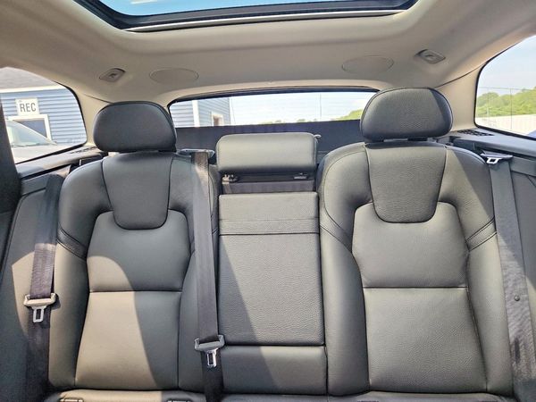 2019 VOLVO XC60 Inscription