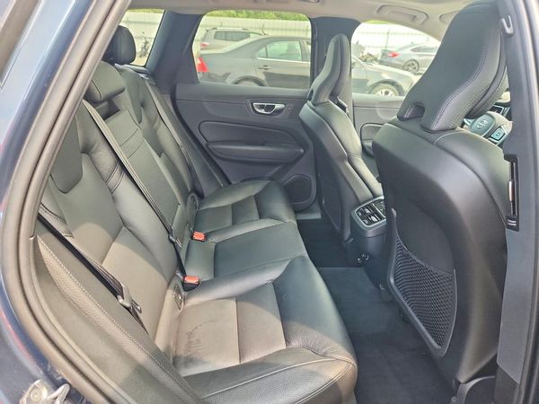 2019 VOLVO XC60 Inscription