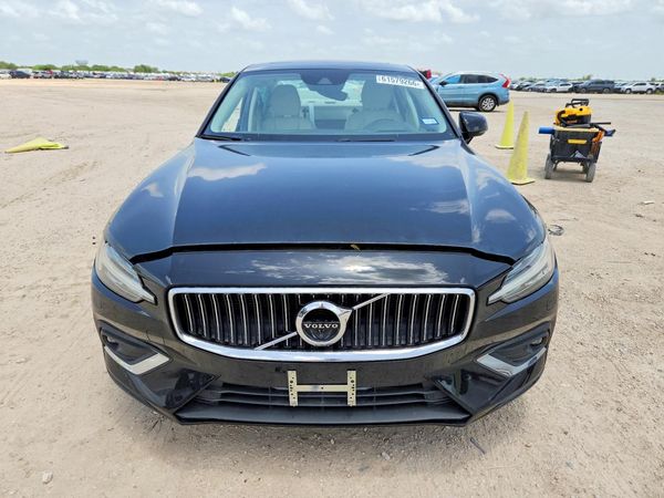 2019 VOLVO S60