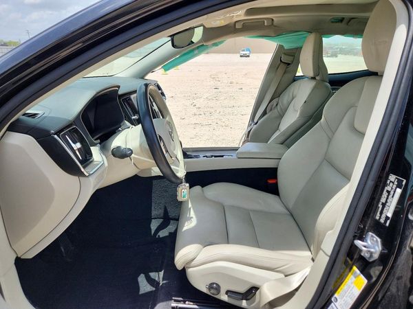2019 VOLVO S60