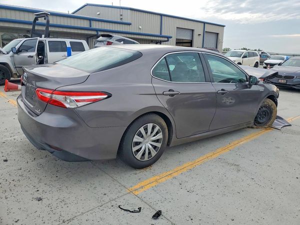 2018 TOYOTA CAMRY LE Hybrid