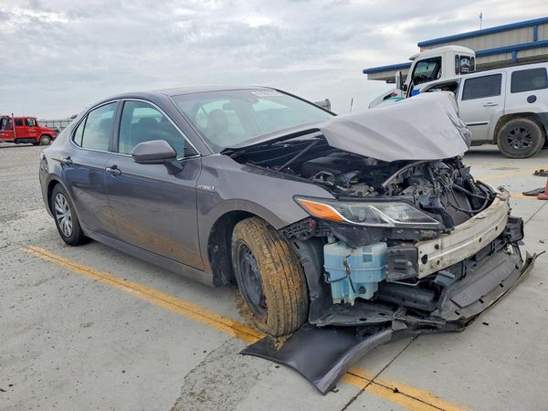 2018 TOYOTA CAMRY LE Hybrid