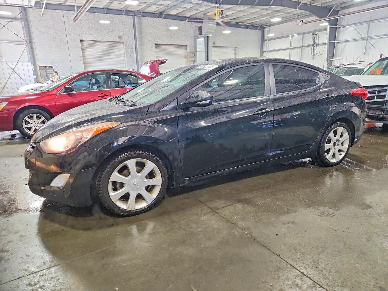 2013 HYUNDAI ELANTRA