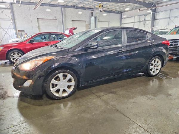 2013 HYUNDAI ELANTRA
