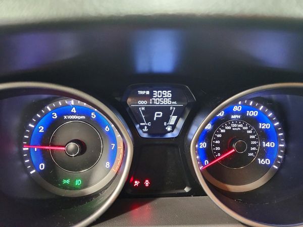2013 HYUNDAI ELANTRA