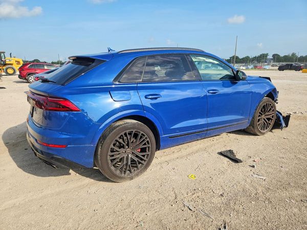2024 AUDI SQ8