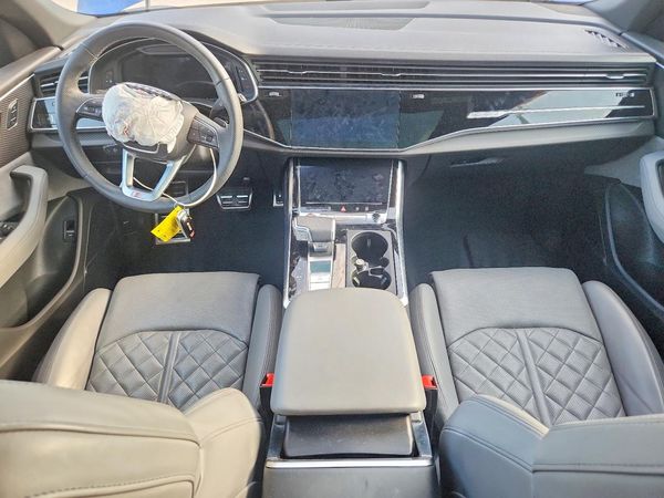 2024 AUDI SQ8