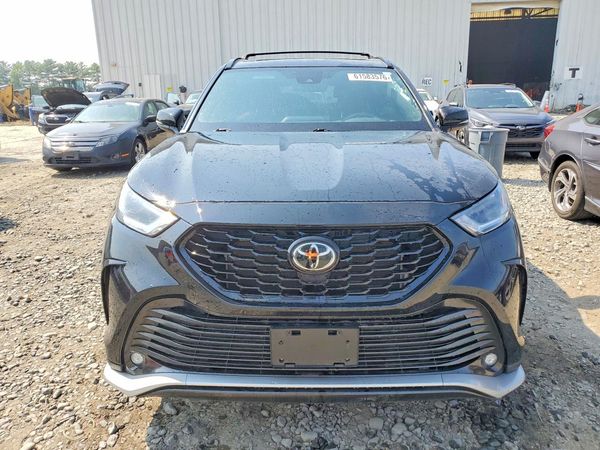 2022 TOYOTA HIGHLANDER