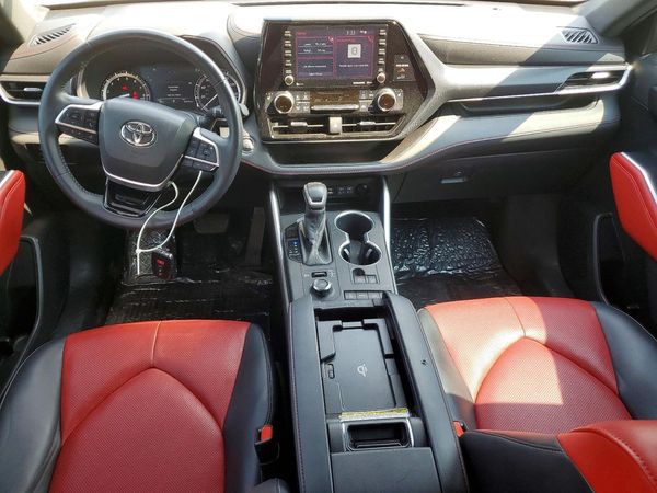 2022 TOYOTA HIGHLANDER