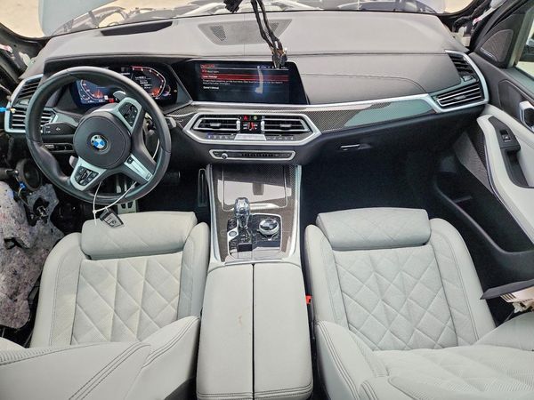 2023 BMW X5 M50i