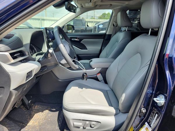 2025 TOYOTA HIGHLANDER LE, XLE, Limited