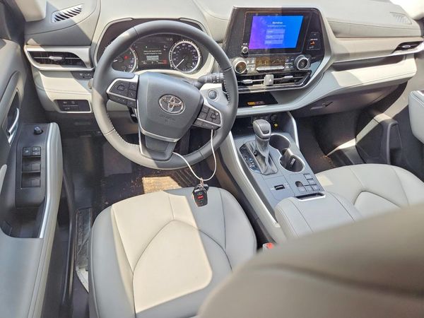 2025 TOYOTA HIGHLANDER LE, XLE, Limited