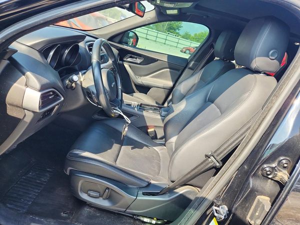 2018 JAGUAR F-PACE
