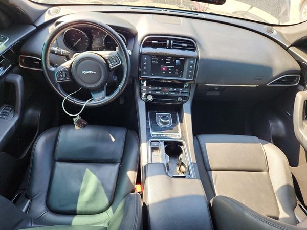 2018 JAGUAR F-PACE