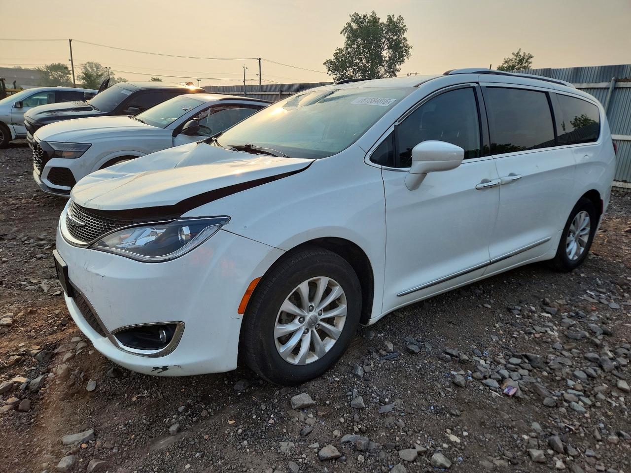 2019 CHRYSLER PACIFICA Touring L
