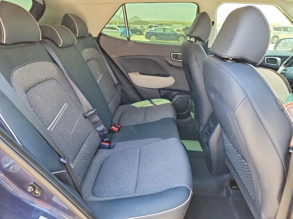 2025 HYUNDAI VENUE SEL, Limited